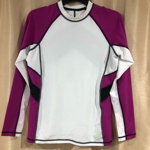 Athletic ling sleeve top